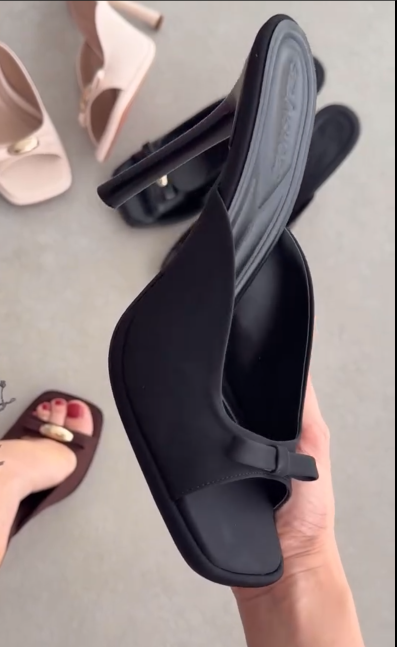 Square-Toe Open-Toe High-Heeled Sandals With Bow
