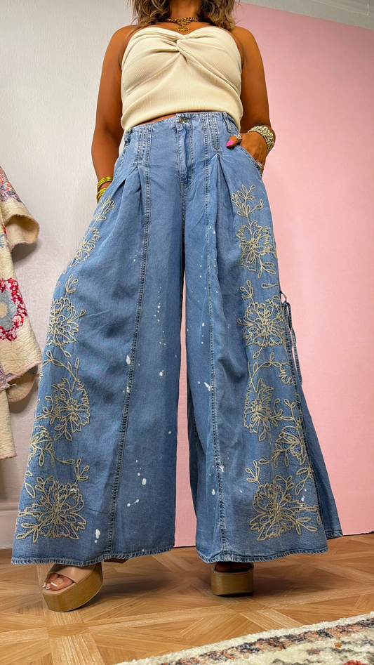 Floral Detail Wide Leg Denim Pants