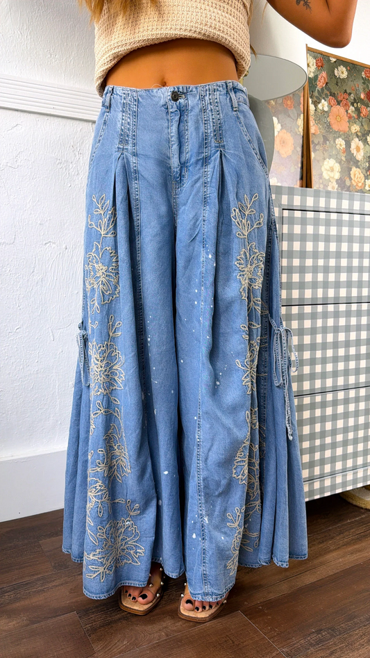 Floral Detail Wide Leg Denim Pants
