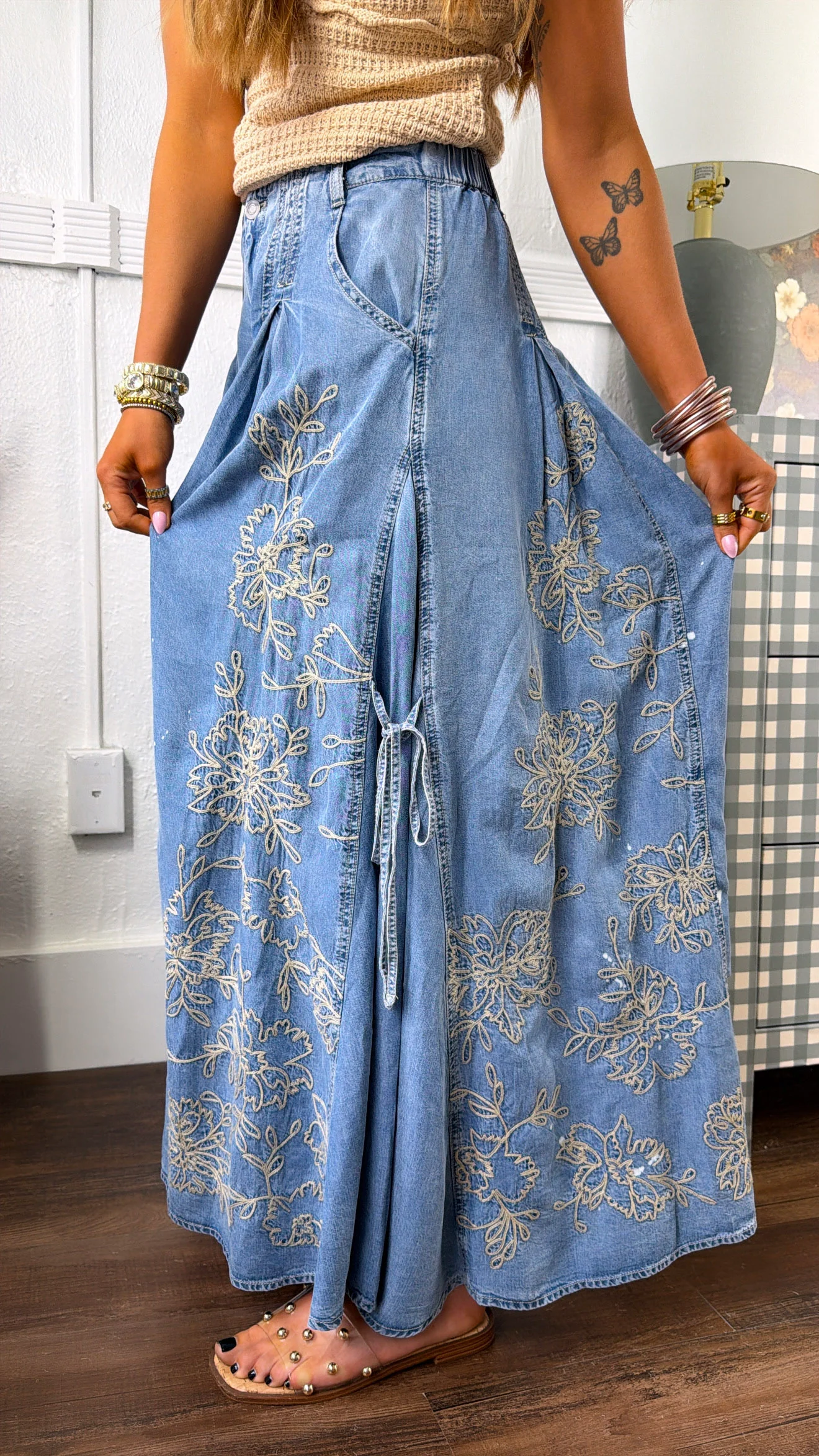 Floral Detail Wide Leg Denim Pants
