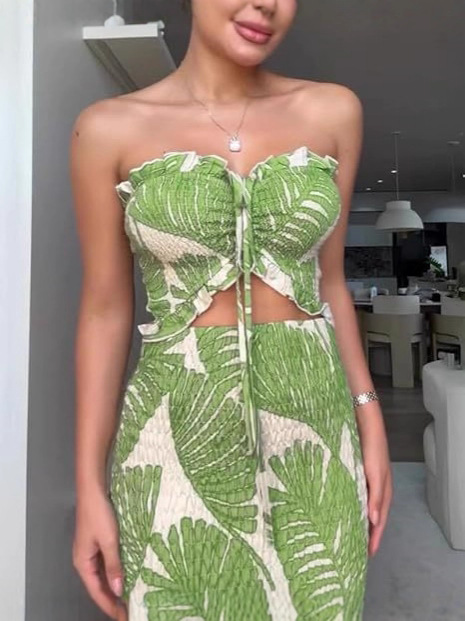 Elastic Halter Neck Printed Pleated Dress Set