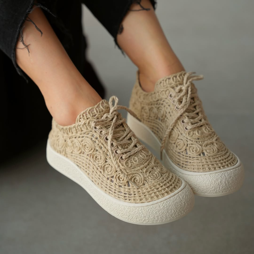 Flyknit Round Toe Flat Soft Sole Slip-On Casual Shoes