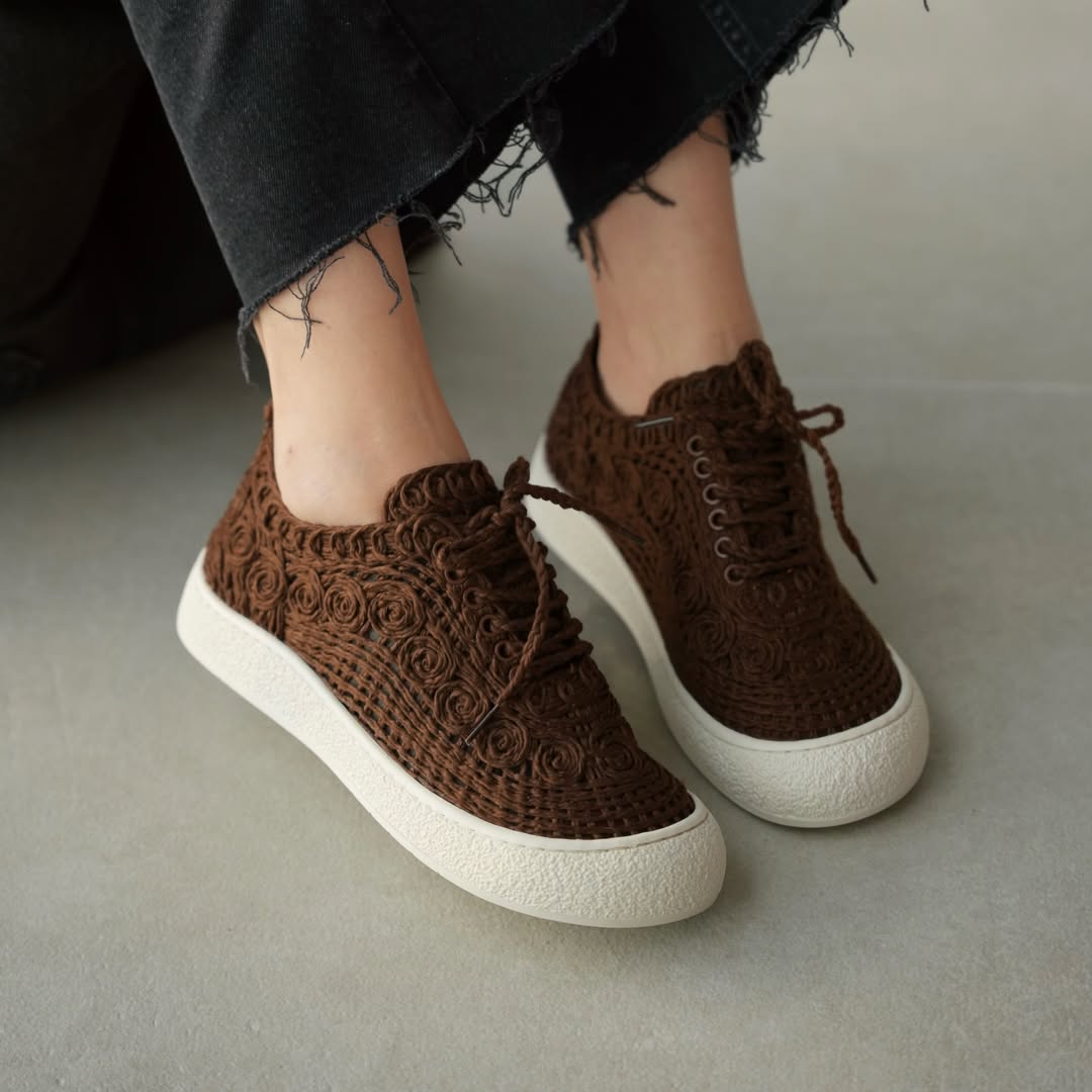 Flyknit Round Toe Flat Soft Sole Slip-On Casual Shoes