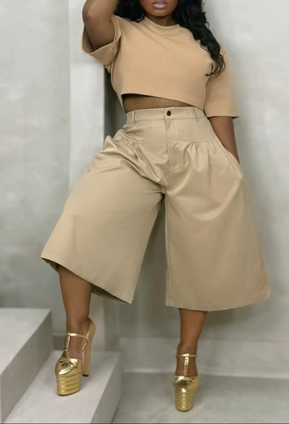 Crop Top and Loose-Fitting Capri Shorts Set